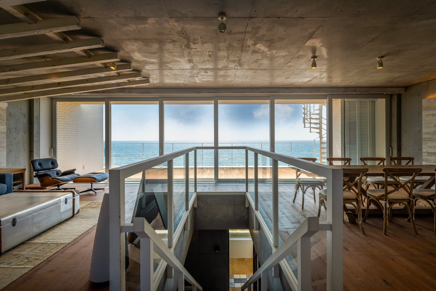SEA WINDOW 7